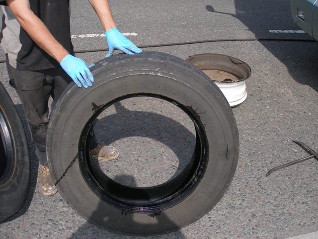 Oh did I mention that we got a blow out at Weston-Super-mare, just 10 miles into the start of our journey !!
Time to get new shoes all round I think as we also had one in Spain last year on Christmas eve.